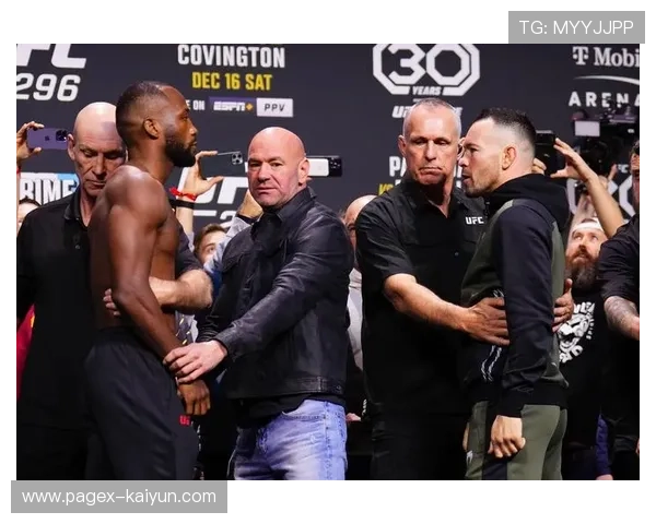 UFC324赛前称重仪式，德维森·菲格雷多和亚历克斯·佩雷兹超重。